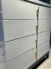 Load image into Gallery viewer, Modernist Chester