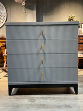 Load image into Gallery viewer, Modernist Chester